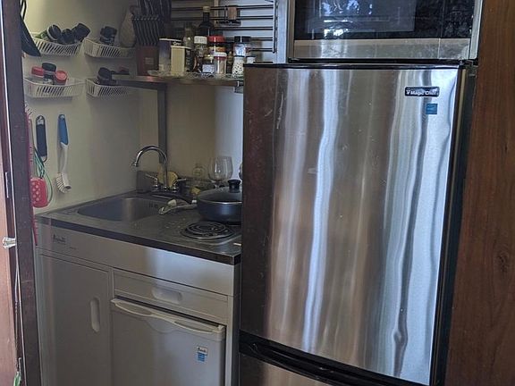 3rd image of 2258 Warmouth St