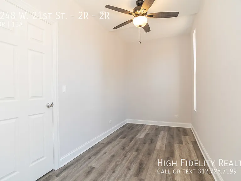 2248 W 21st St #2R — Photo 6