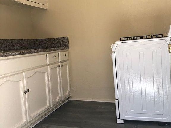 2nd image of 1008 Island Ave