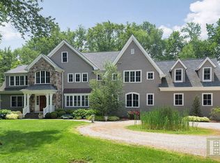 11 Blueberry Ln, Darien, CT