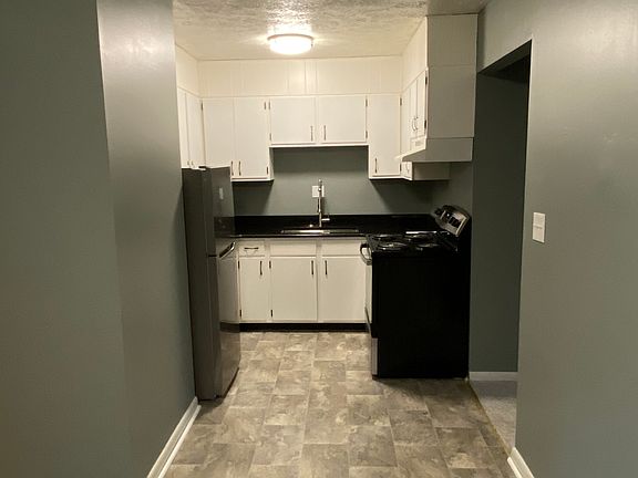 2nd image of 816 12th Ave #10