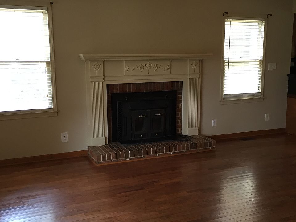 1st image of 421 N Lakeshore Dr