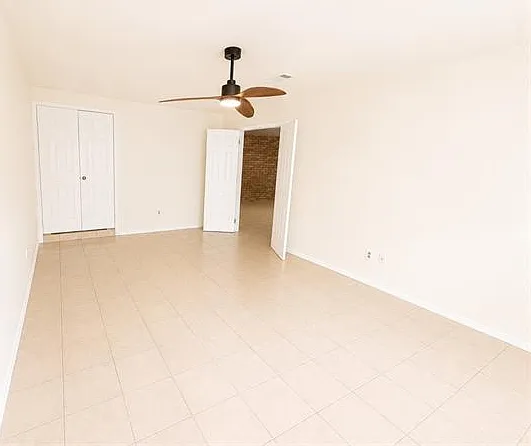 805 Terry Pkwy — Photo 9