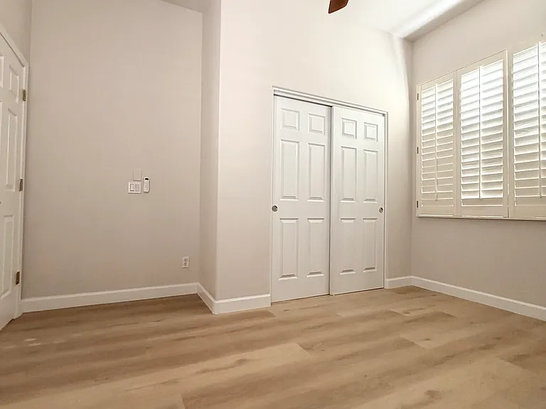 2nd bedroom/Den
