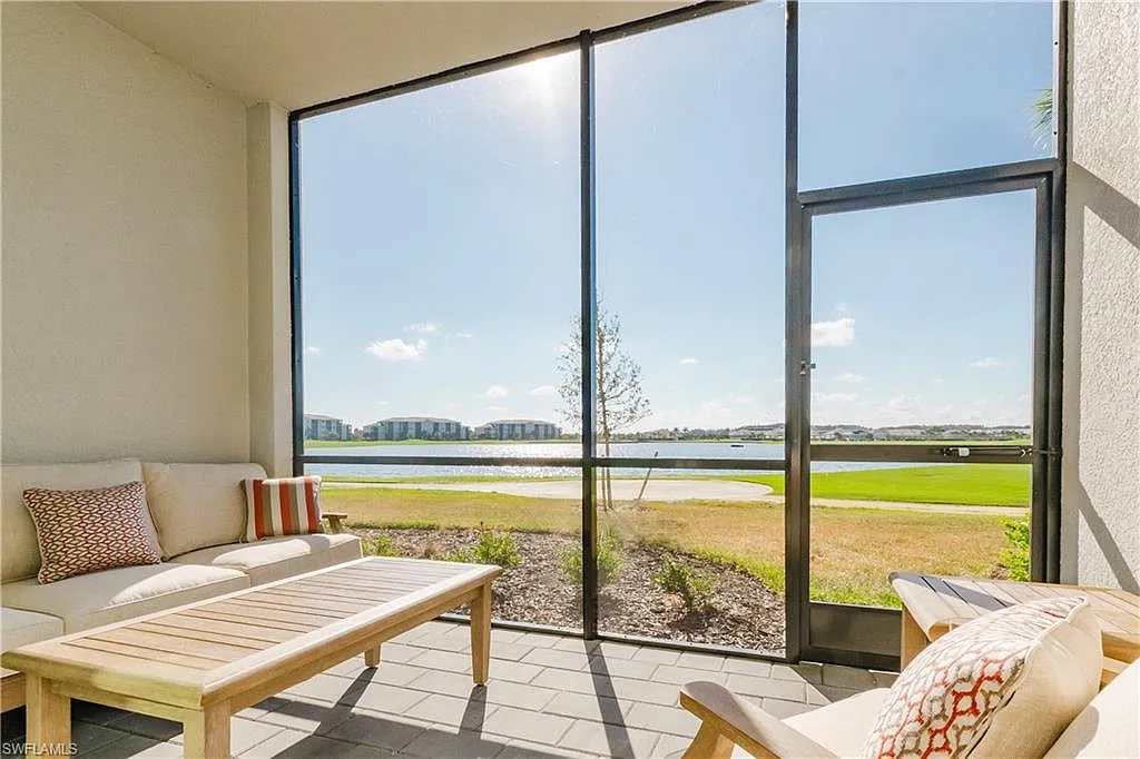 2 bed, 2.0 bath, 1120 sqft, $2,495 — Photo 2
