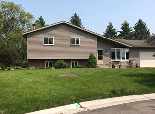 115 Lovell Ct, Mukwonago, WI 53149