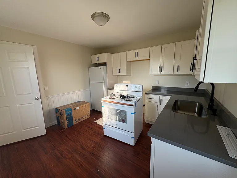 Kitchen - all new appliances and cabinetry (pictures to be updated once installed 7/17)