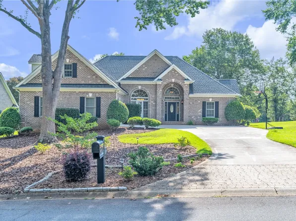 102 Country Walk Ln, Clemson, SC 29631