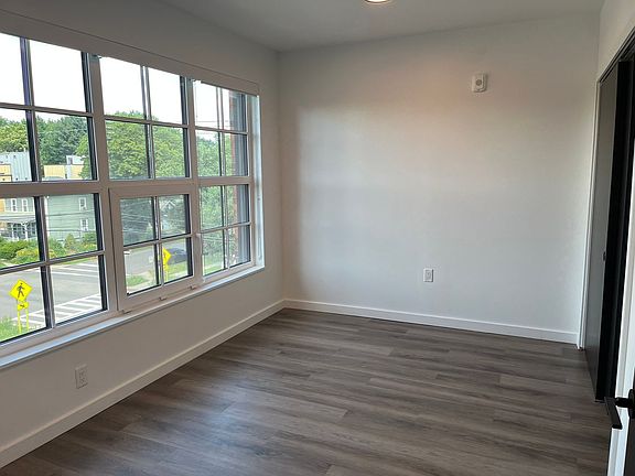4th image of 430 W State St #257