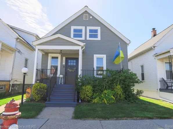 11681 Mitchell St, Hamtramck, MI 48212