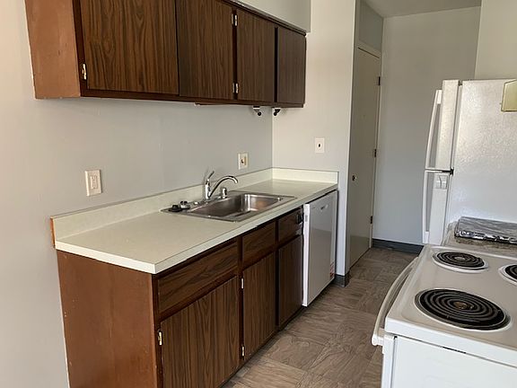 4th image of 17415 Hamilton Ave #6