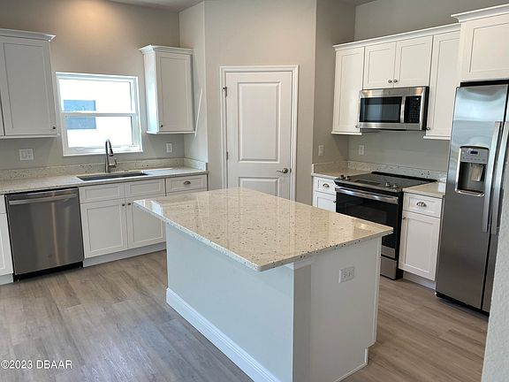 2nd image of 543 Venetian Palms Blvd