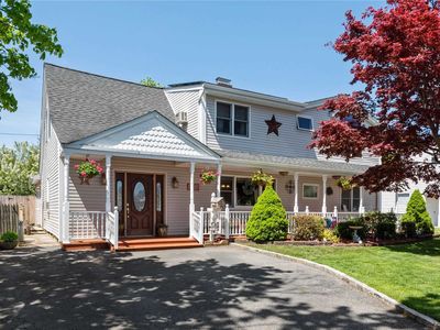 14 Old Hill Ln, Levittown, NY, 11756