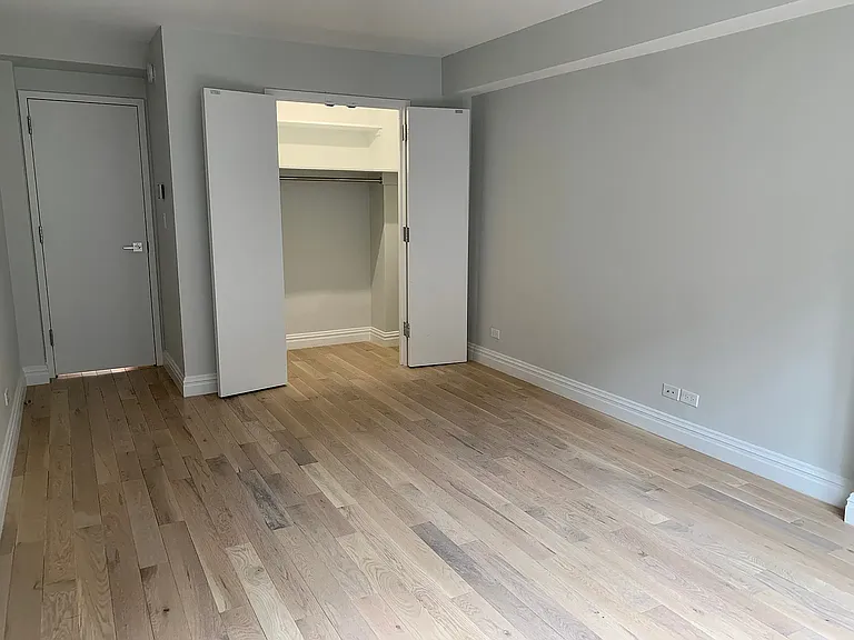 340 E 51st St #2H — Photo 8