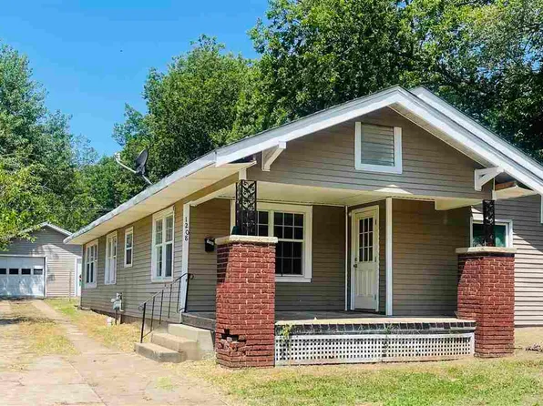 1208 S 9th St, Ponca City, OK 74601