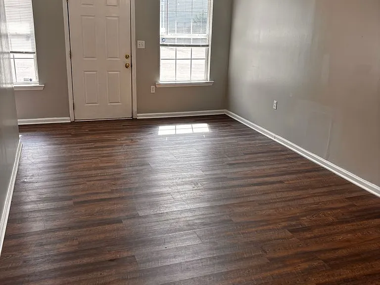 1501 Myrtle St — Photo 9