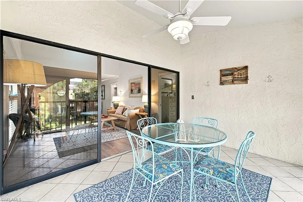 2 bed, 2.0 bath, 1066 sqft, $5,500 — Photo 2