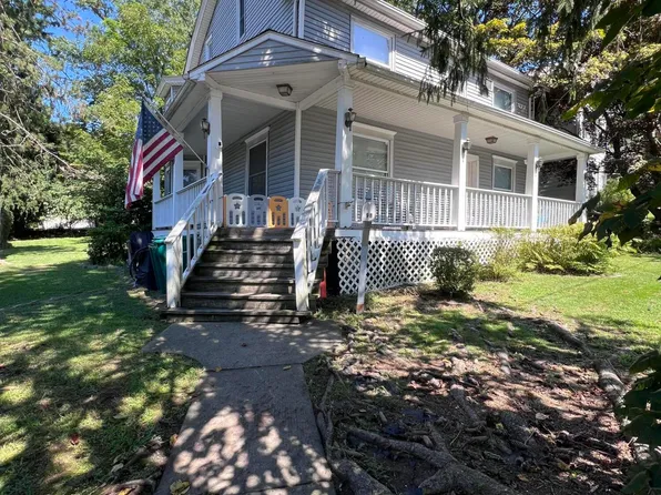 98 E Brown St, East Stroudsburg, PA 18301