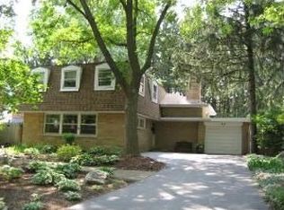 639 Thornwood Dr, Naperville, IL