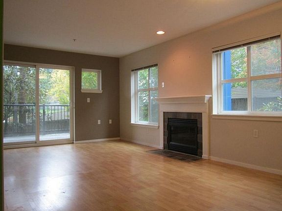 3rd image of 12345 Roosevelt Way NE APT 205