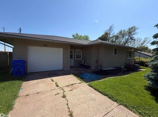 566 S 6th St, Charter Oak, IA 51439