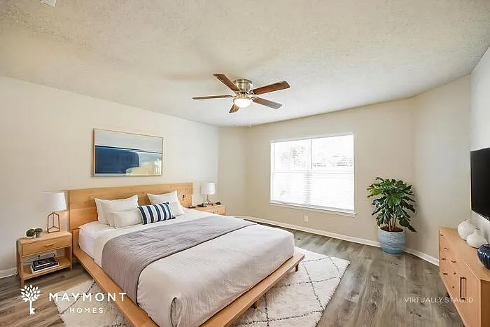 9710 Dugas Dr — Photo 11