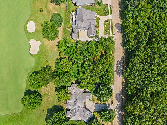 2nd image of 5577 S Dunrobin Drive