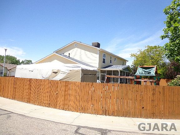 2nd image of 185 Applewood Dr