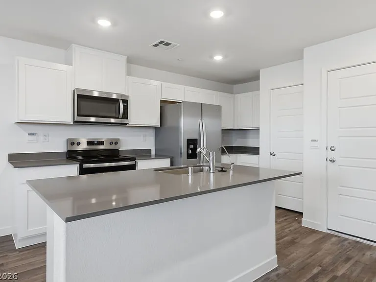 482 Golden Myna Ave — Photo 12