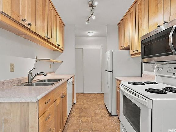 5th image of UNIT 307-211 Tait PLACE