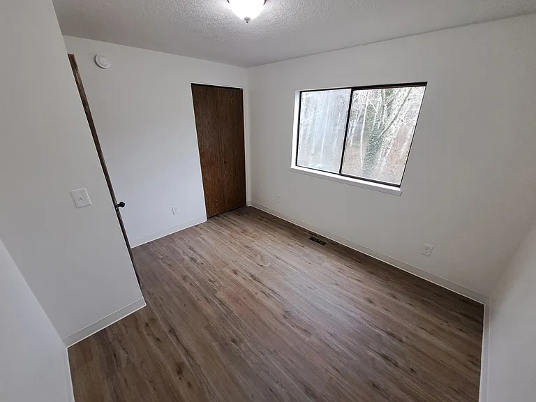 1670 Spruce Dr #B — Photo 13
