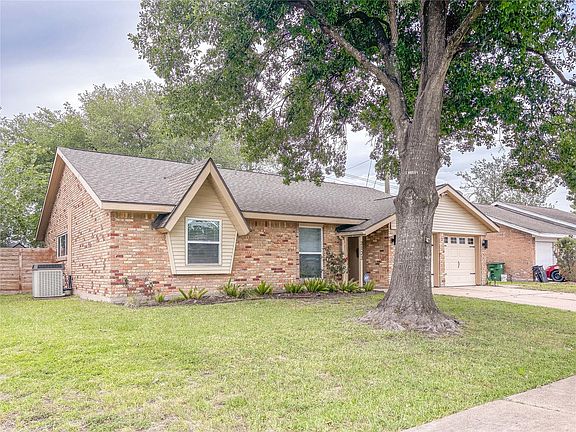 2nd image of 3123 Lazy Spring Dr