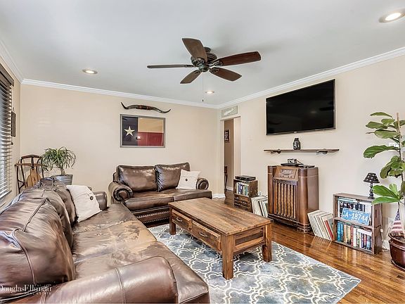 4th image of 224 Edmunton Dr APT J9