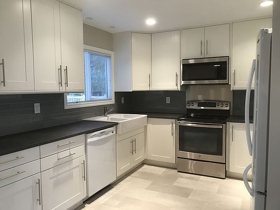 4th image of 17000 SE Rock Creek Ct