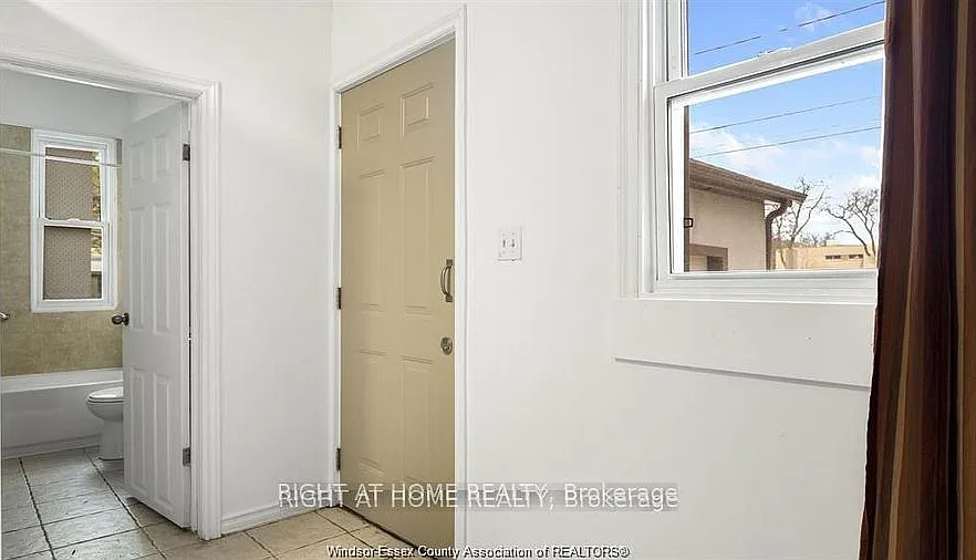 2 bed, $1,250 — Photo 4