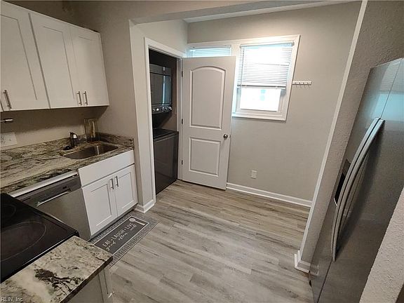4th image of 1517 Summit Ave