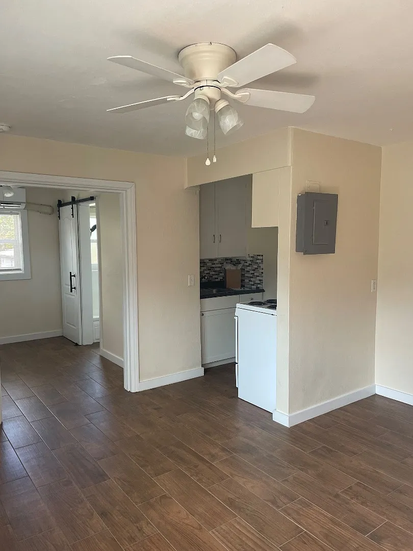 154 Westview Ave — Photo 3