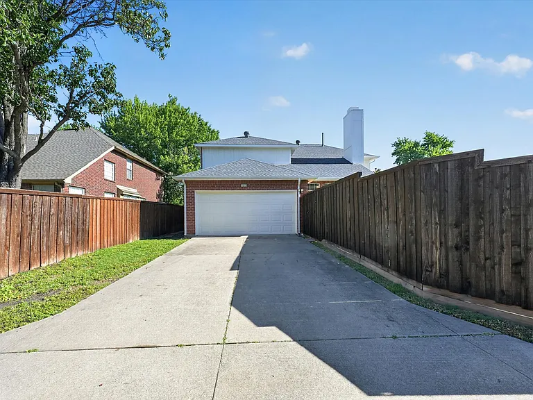 11613 Alexandria Dr — Photo 25