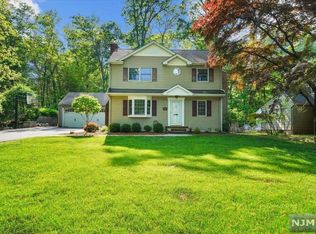 99 Oak Ridge Rd, Ramsey, NJ 07446