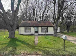 52701 Emmons Rd, South Bend, IN 46637