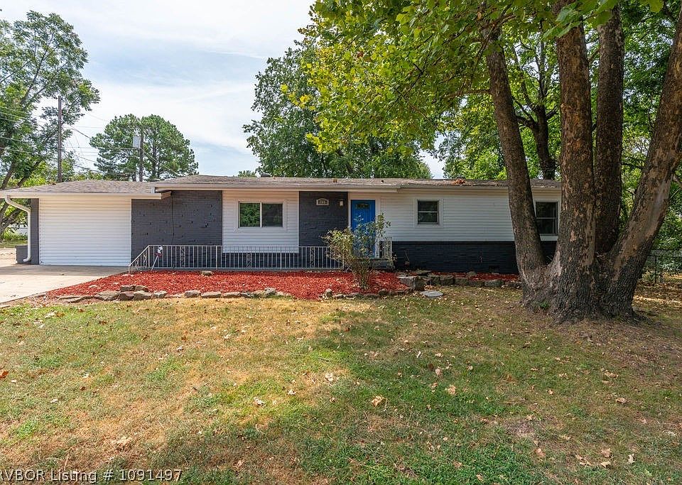 1st image of 706 Martin Dr