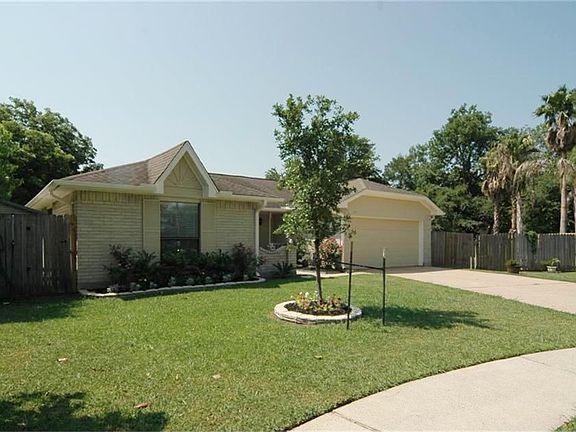 3rd image of 1411 Hampton Ct