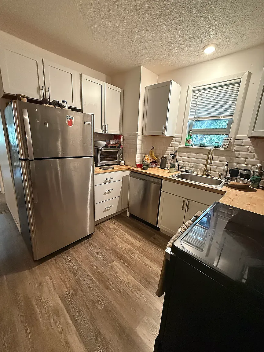 3 bed, $1,795 — Photo 2