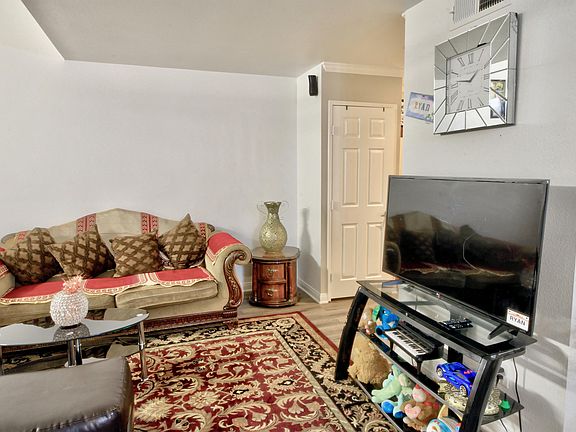 4th image of 933 Lucas Pl #B-1