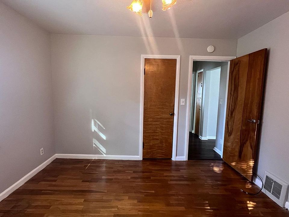 1st image of 2916 Belknap Ave NE