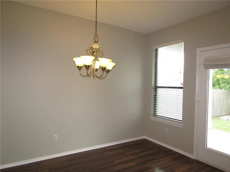 14200 Lake Victor Dr — Photo 46