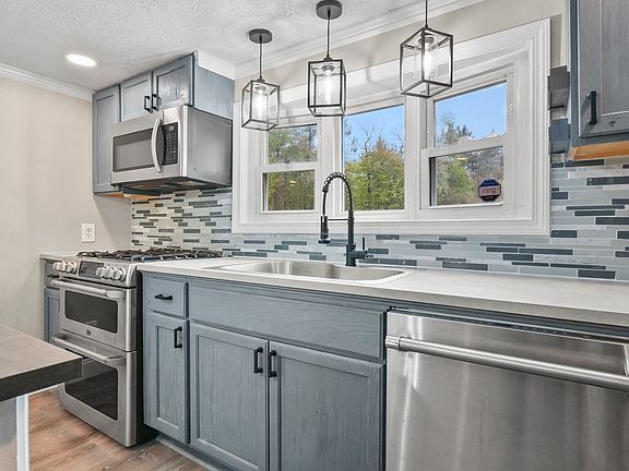 4th image of 18 Maple St Lot 22