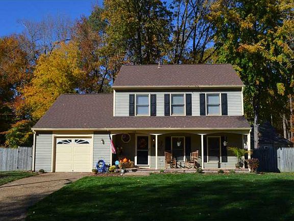 5th image of 173 Sir Arthur Ct
