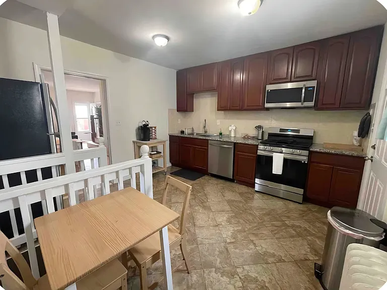 3915 Winchester Ave — Photo 6