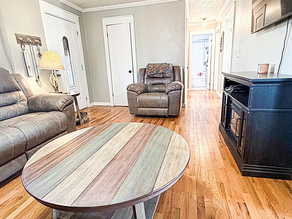 5th image of 264 Whitson Ln